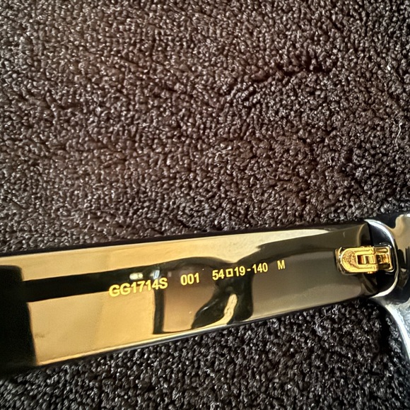 Gucci Black Sunglasses - Picture 9 of 10